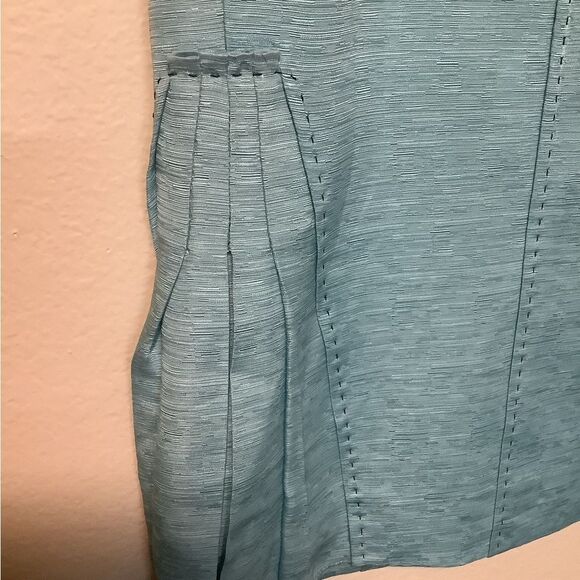 This Carlisle two-piece 100% silk skirt suit size 2 formal holiday New Year’s - Picture 7 of 15